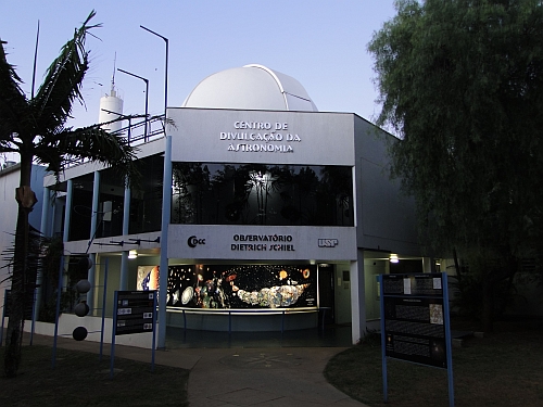 Fachada do Observatório Astronômico Dietrich Schiel